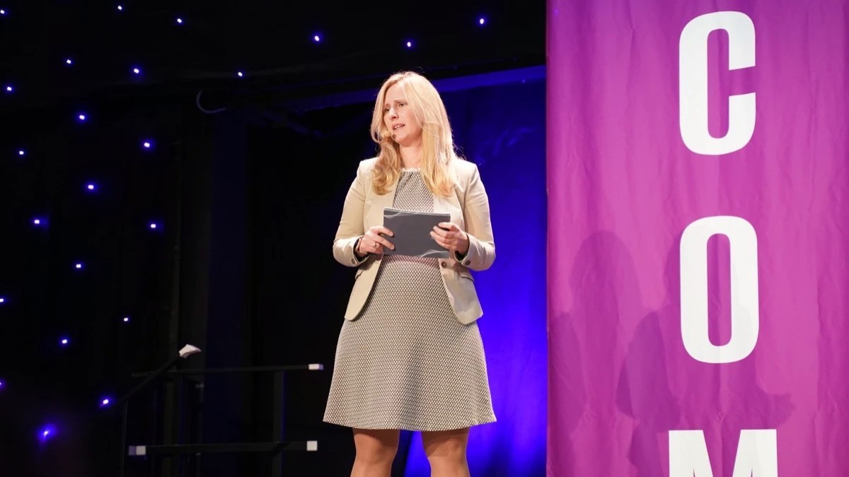 Daniela Kreklow auf der Keynote-Bühne